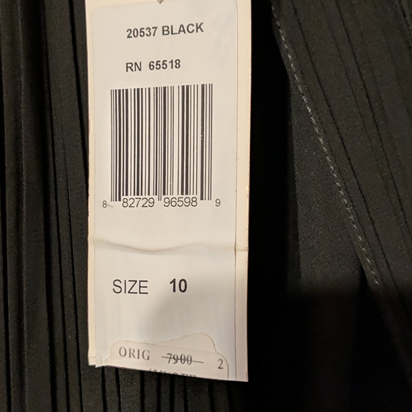 Skirt - Picture 2 of 3